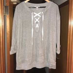 Maternity sweatshirt with front tie